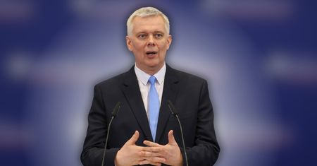 "Pensje absurdalnie wysokie". Minister o aferze w ochronie zdrowia