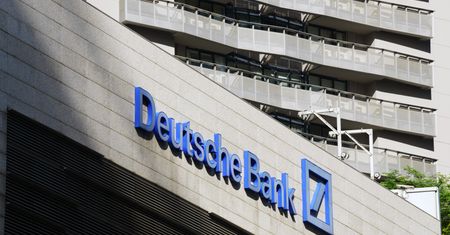 Rosja zablokowała aktywa niemieckiego banku. W tle budowa terminalu LNG