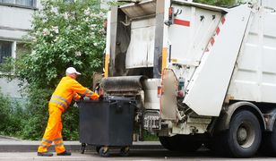 Zarobki kierowców śmieciarek. Oto ile dostają "na rękę"