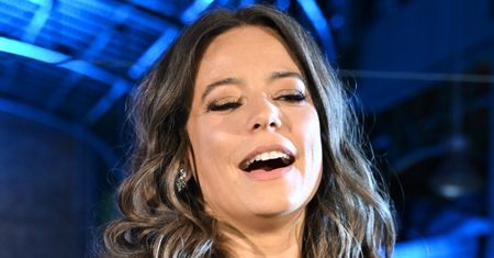 Anna Mucha prezentuje... pośladki: "Dziś się zrobiło już trochę chłodno, więc musiałam się ubrać"