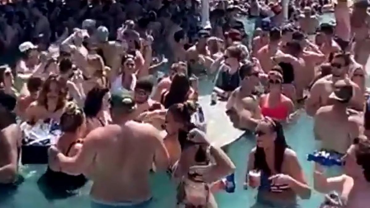 W miejscach rekreacyjnych w USA zbierają się tłumy