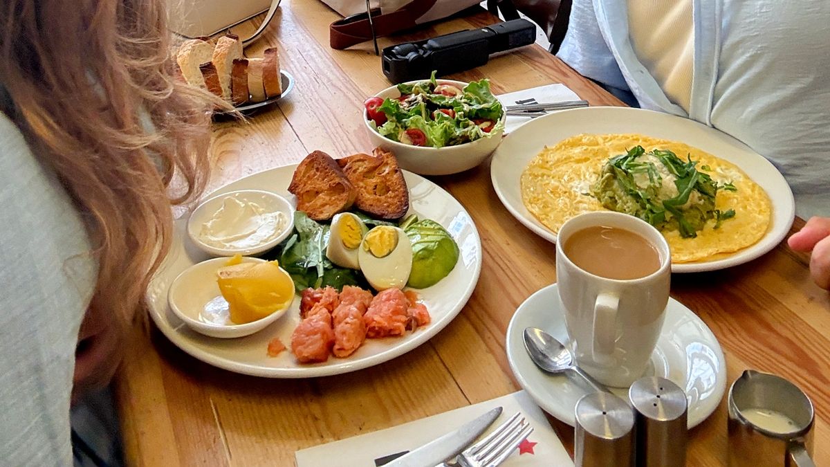 Skandynawski minimalizm w letnich śniadaniach