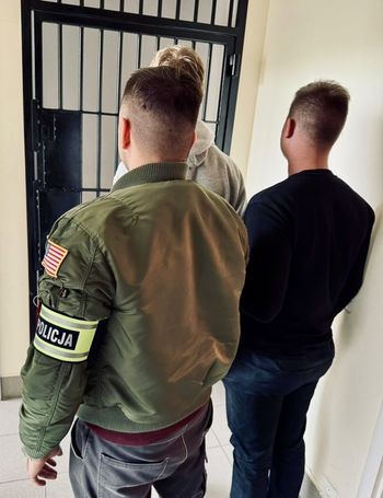 Kosakowo: Kryminalni zatrzymali 19-latka za włamanie i kradzież 11 tys. zł