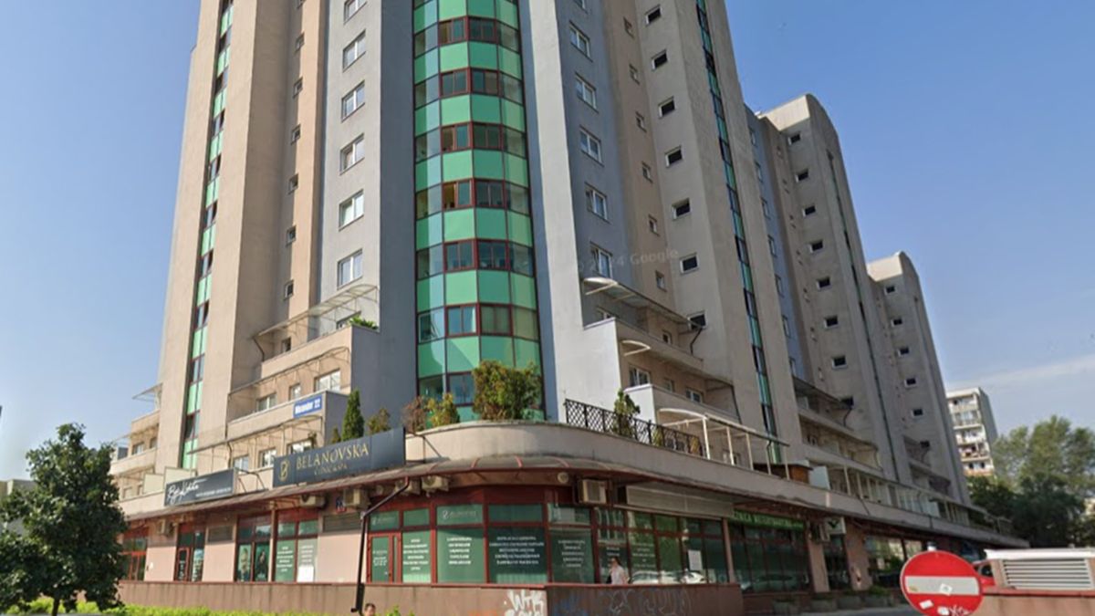 Ciała zostały znalezione w bloku przy ulicy Meander 22 w Warszawie  