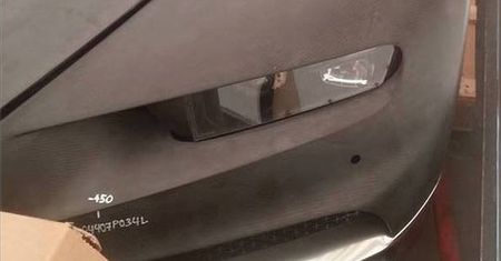 Następca Bugatti Veyrona przyłapany na testach zderzeniowych