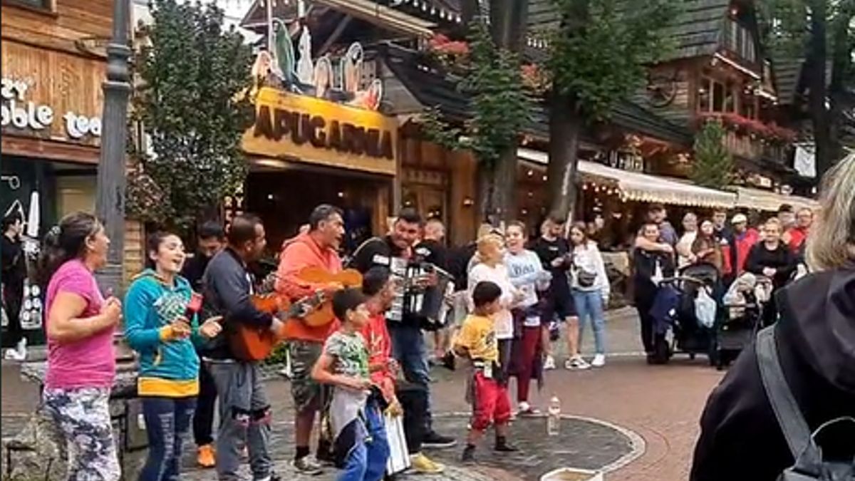 Grupa Romów w Zakopanem.