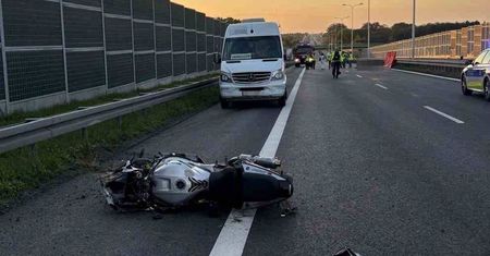Nowe fakty o tragedii na trasie S12. 26-letni motocyklista wyprzedzał między autami