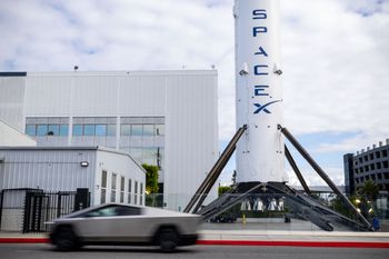 Wystrzelą giełdę w kosmos? SpaceX pragnie miliardów
