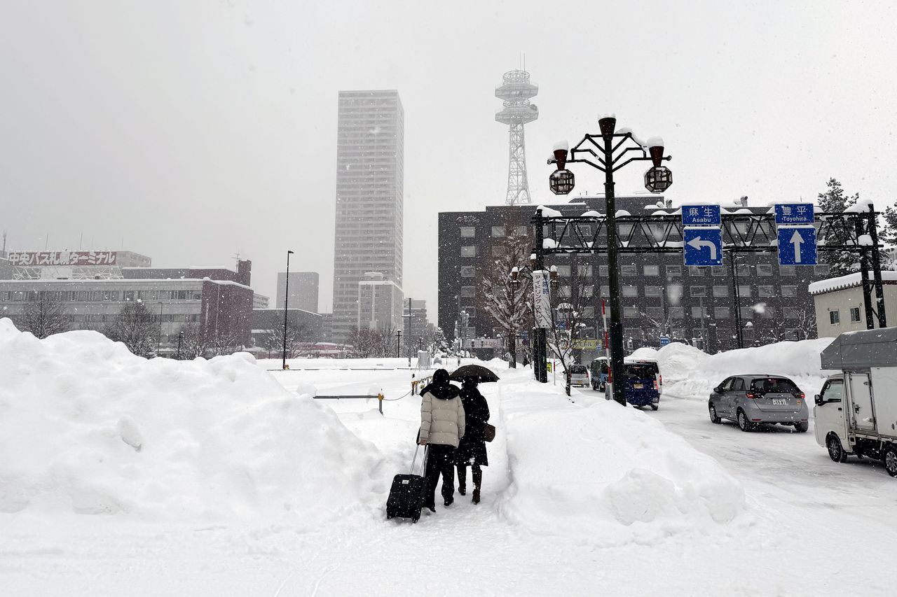Japonia pod śniegiem. 333 cm śniegu i co najmniej 30 ofiar