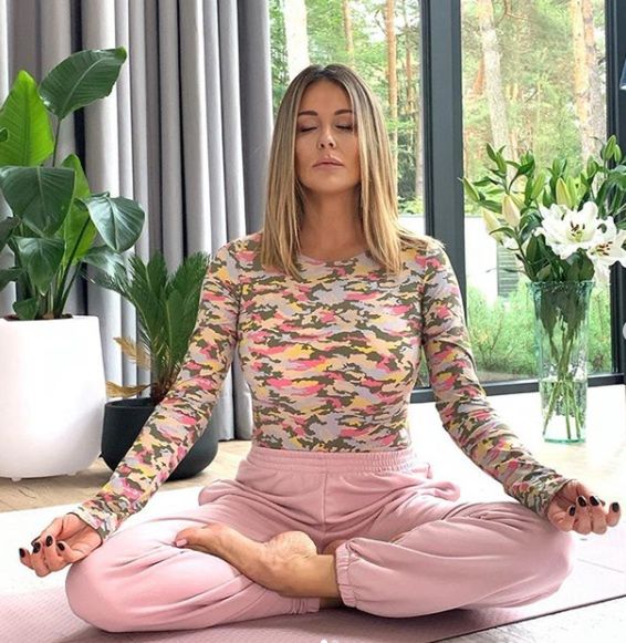 Małgorzata Rozenek ćwiczy jogę