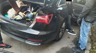 Warszawa: Policyjny “nalot” w rejonie ulicy 11 Listopada – zatrzymany kolejny diler, jego pomocnik i ich klienci