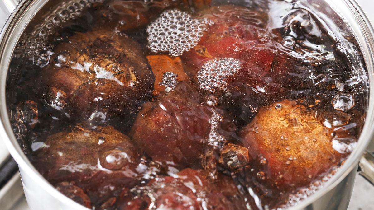 Jak gotować buraki, żeby nie straciły koloru?