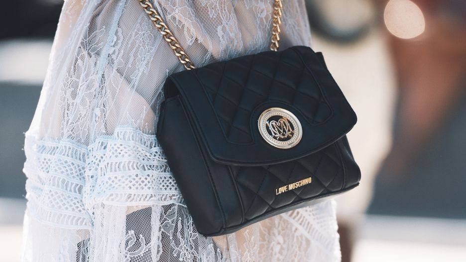 Dodatki Moschino uchodzą za luksusowe - teraz torebkę tej marki kupisz taniej