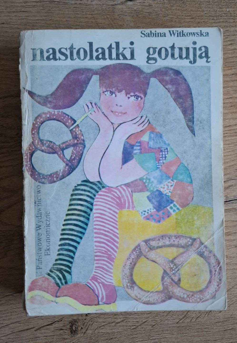 Okładka książki "Nastolatki gotują"