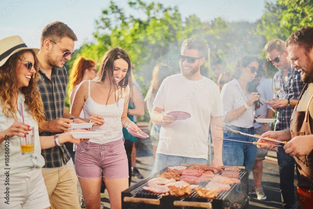 Piknik Jagodowy w Pierzchni w gminie Stara Błotnica. Były tańce i grill