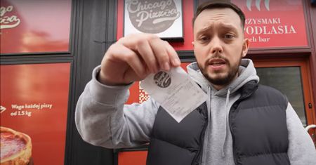 Pizza w Warszawie kosztuje 150 zł. Spójrzcie na jego minę
