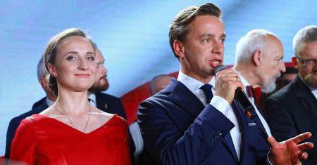 "Faszysta" na aucie Krzysztofa Bosaka. Sprawcy w rękach policji. Są zarzuty