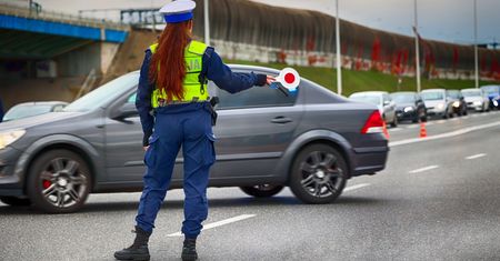 Pijana 47-latka zatrzymana w gminie Ożarów. Miała ponad 1,2 promila alkoholu