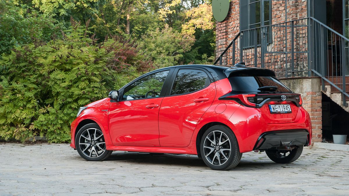 Yaris nie jest tani, ale nadrabia wyposażeniem.