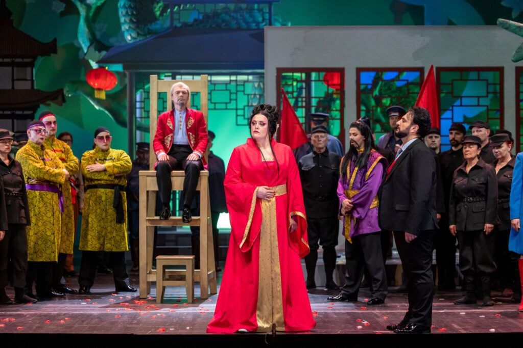 Piotr Friebe (Altoum), Iwona Sobotka (Turandot) i Hovhannes Ayvazyan (Kalaf) © Bartek Barczyk