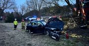 Przyłubie: Ciężarówka zepchnęła Audi ze skarpy. Zginął kierowca