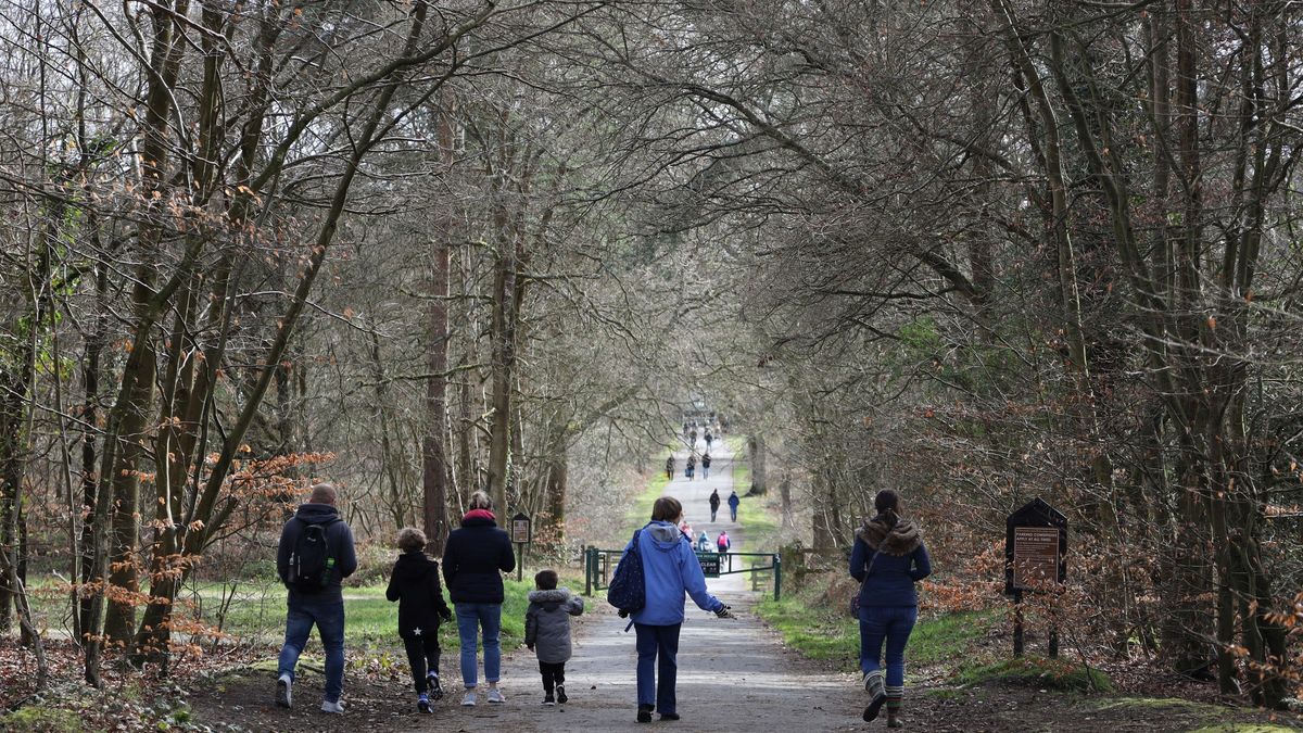 Sanepid może nałożyć karę za naruszanie obostrzeń - od 5 do nawet 30 tys. złotych.