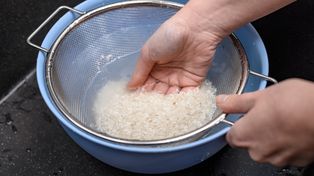 Najgorszy sposób na ryż. Tak staje się rakotwórczy
