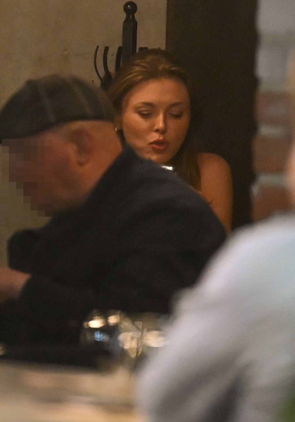 Joanna Opozda na spotkaniu ze znajomym