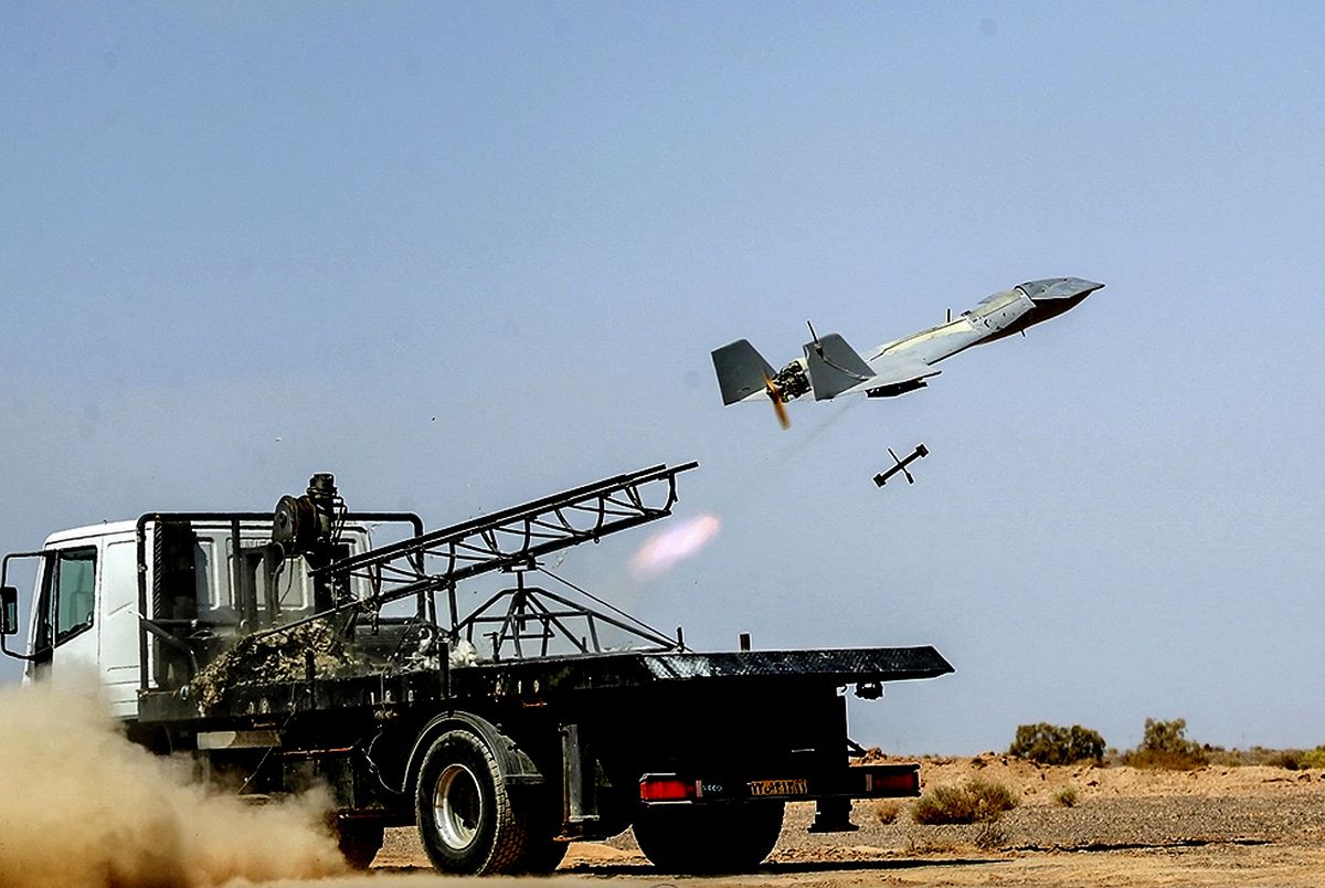 Manewry wojskowe z wykorzystaniem dronów w Iranie