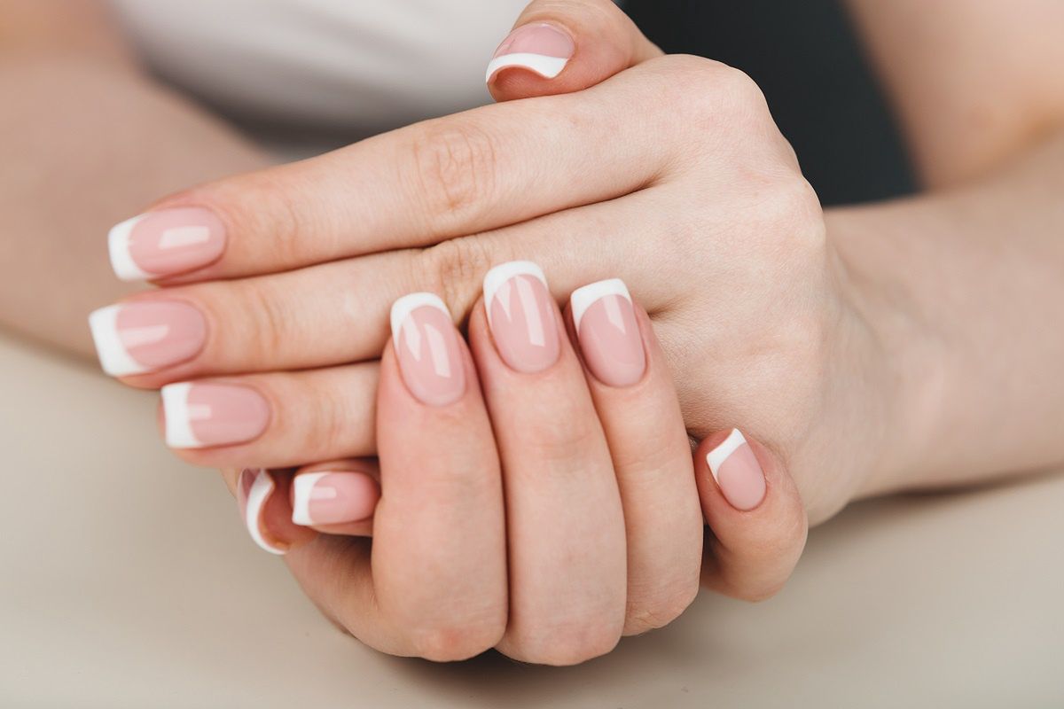 French manicure cieszy się popularnością