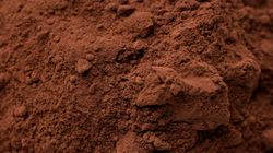 Trzy smaczne produkty, które mogą obniżać ciśnienie. Na liście nawet słodycze