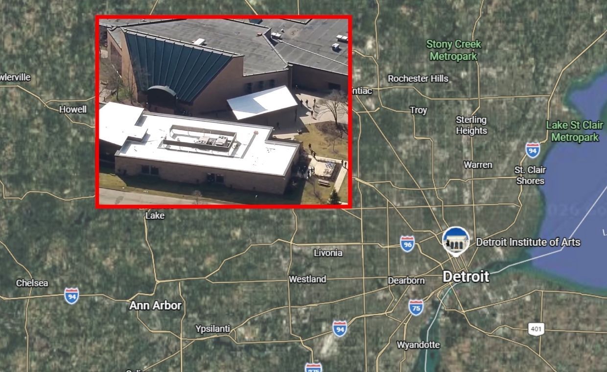 Uzbrojony napastnik wjechał samochodem w synagogę w Michigan