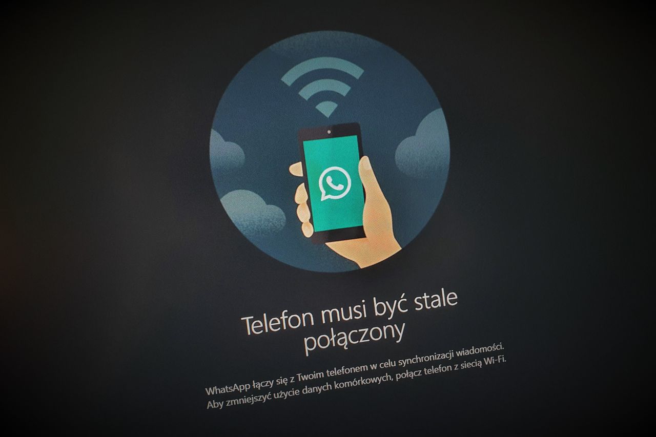 WhatsApp oferuje ciemny motyw na desktopach, fot. Oskar Ziomek