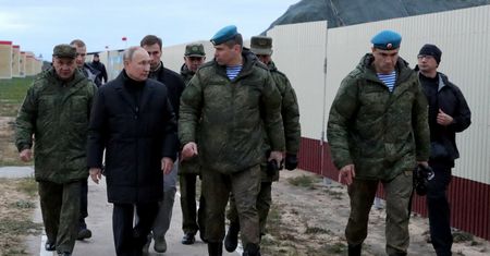 Wezwanie dla Rosjan na szkolenie wojskowe. Jest podpis Putina