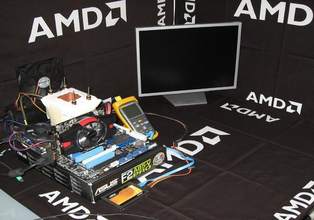 AMD A10-6800K procesor podkręcony do 8,2 GHz w wykonaniu The Stilt platforma testowa zdjęcie