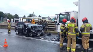 Czołowe zderzenie w Wieliczce. Nie żyje 29-latek