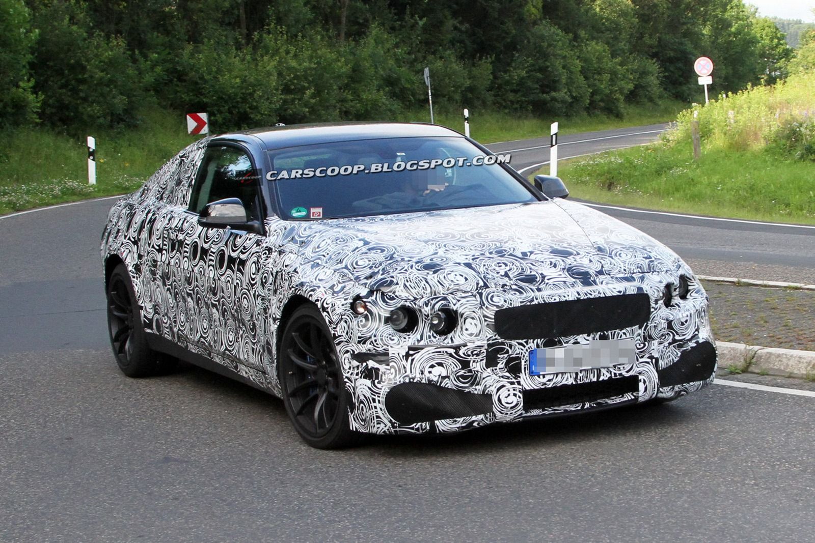 2013/2014 BMW M3 Coupe/M4 - zdjęcie szpiegowskie (źródło: Carscoop)