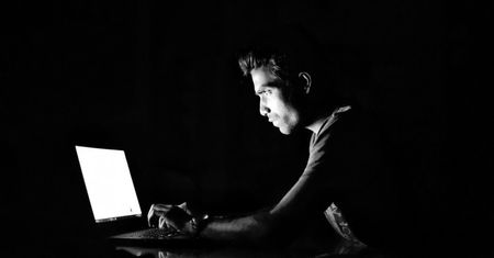 Cyberoszuści znów w natarciu. Tak chcą się dobrać do twojej kasy