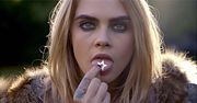 Cara Delevingne reklamuje Topshop!