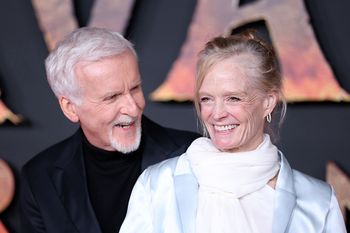 Poznali się na planie "Titanica". Dla niej James Cameron zostawił żonę