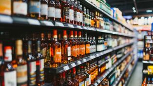 Hit stoisk z alkoholem. Polacy kupują go coraz częściej
