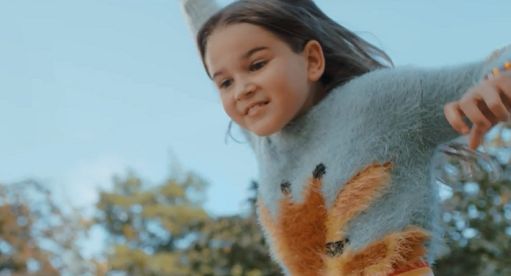 Nationale-Nederlanden w kampanii „Oczami matki” promuje ofertę ubezpieczenia dzieci