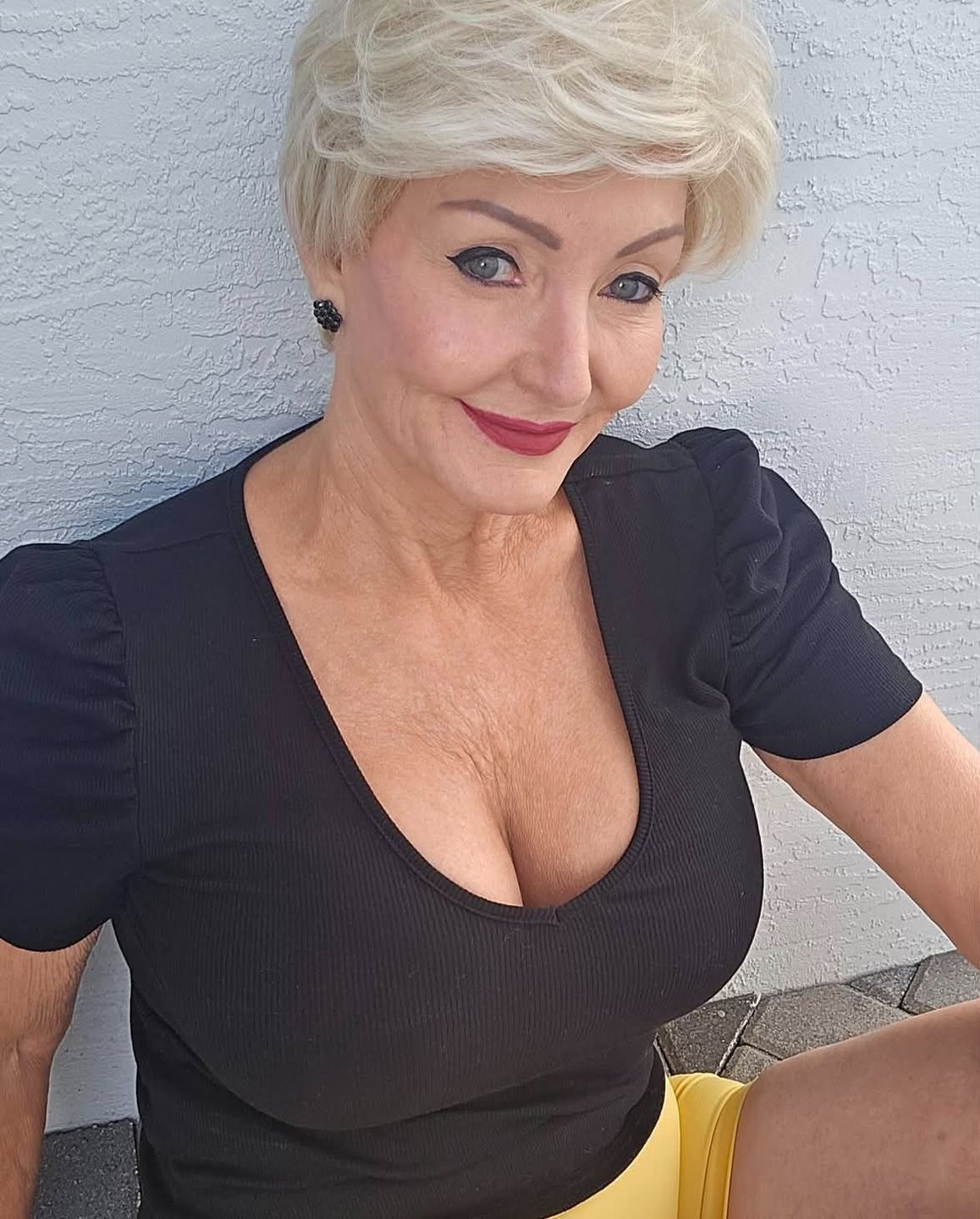 DD White