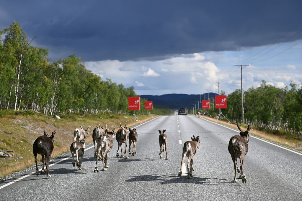 Norway closes last border crossing for Russian tourists