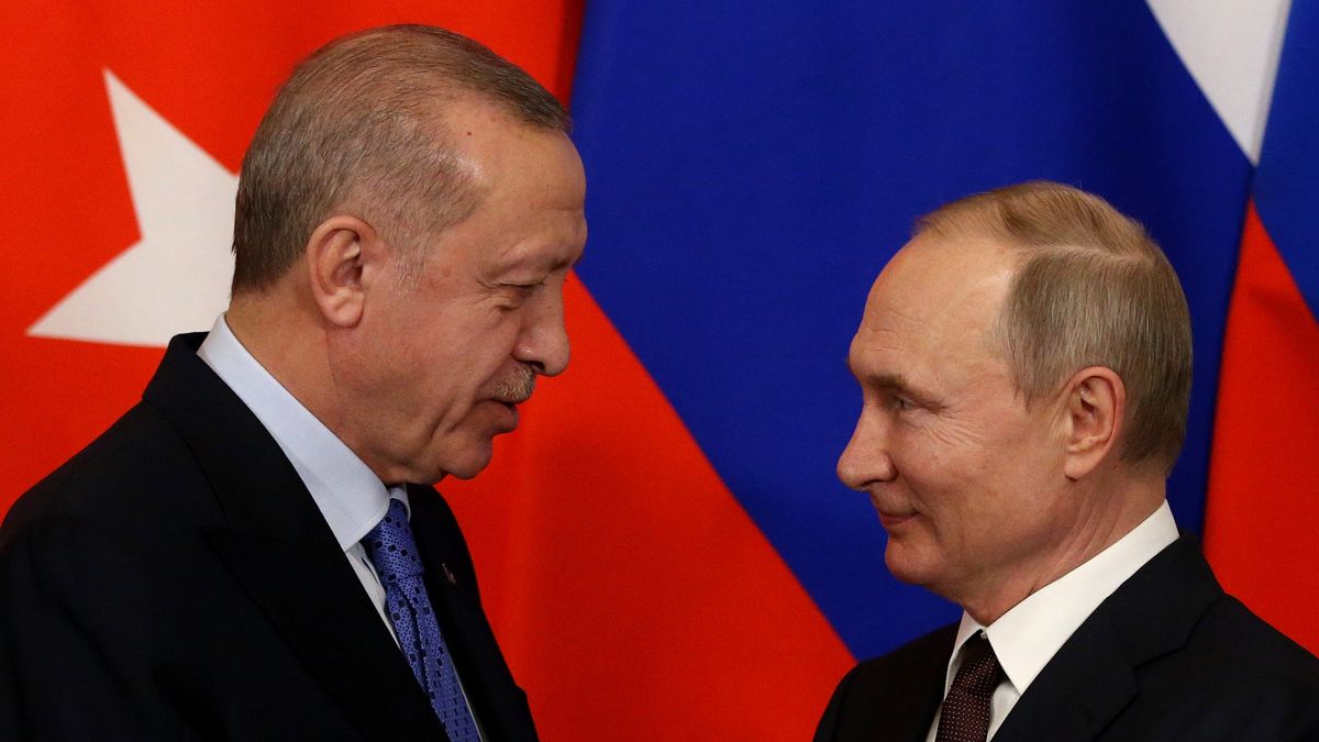 Prezydent Turcji Recep Tayyip Erdoğan i prezydent Rosji Władimir Putin porozumieli się co do transportu ukraińskiego zboża