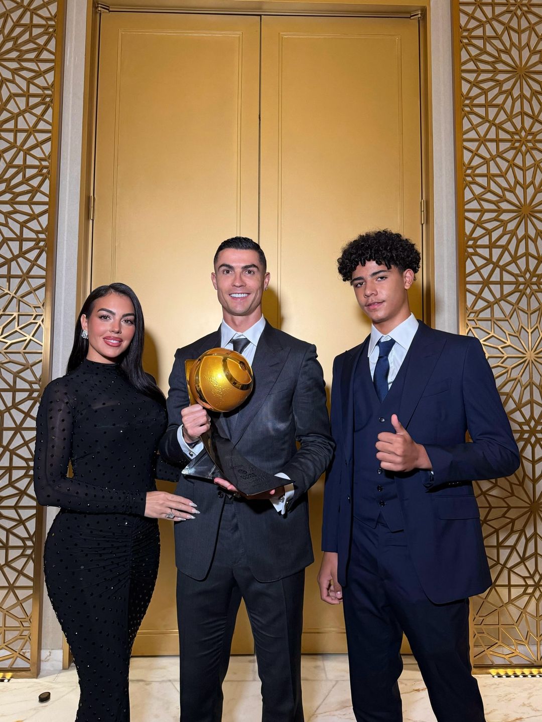 Cristiano Ronaldo z synem i Georgina Rodriguez