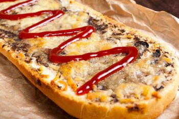 Tylko tak robię pieczarki do zapiekanek. Smakują jak z budki w PRL