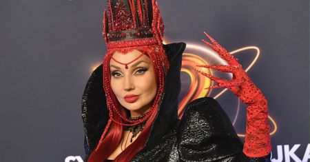 Cleo zaszalała na sylwestra. Stylówka niczym drapieżna diablica