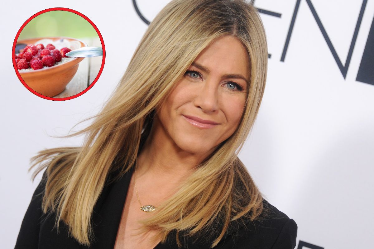 Jennifer Aniston adds an unusual ingredient to her oatmeal.