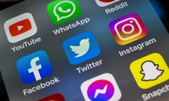 Ograniczenie mediów społecznościowych dla młodzieży? Trwają prace